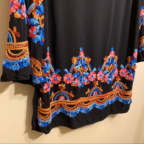 C EST 1946 Bell Sleeve Hem Embroidered Tunic Top - Picture 9 of 11